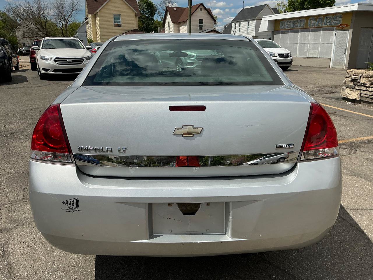Used 2009 Chevrolet Impala LT FWD image 4