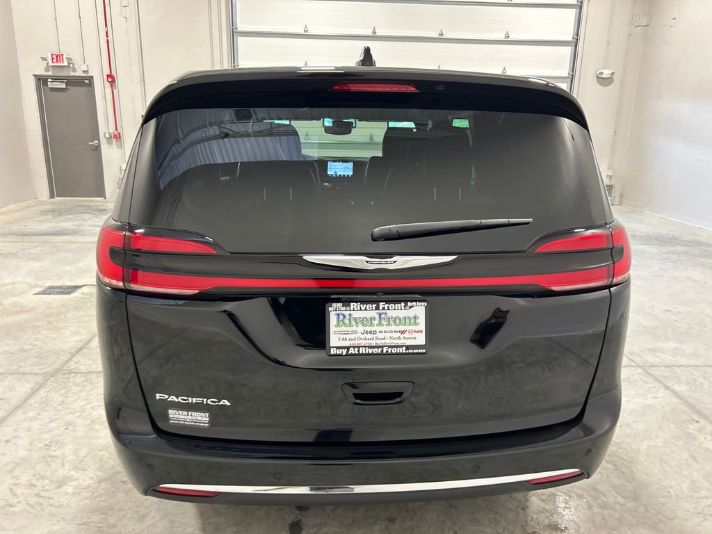 New 2025 Chrysler Pacifica Select image 7