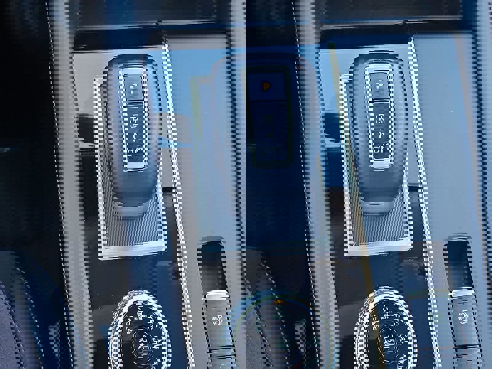 Used 2024 Mitsubishi Outlander SE image 32