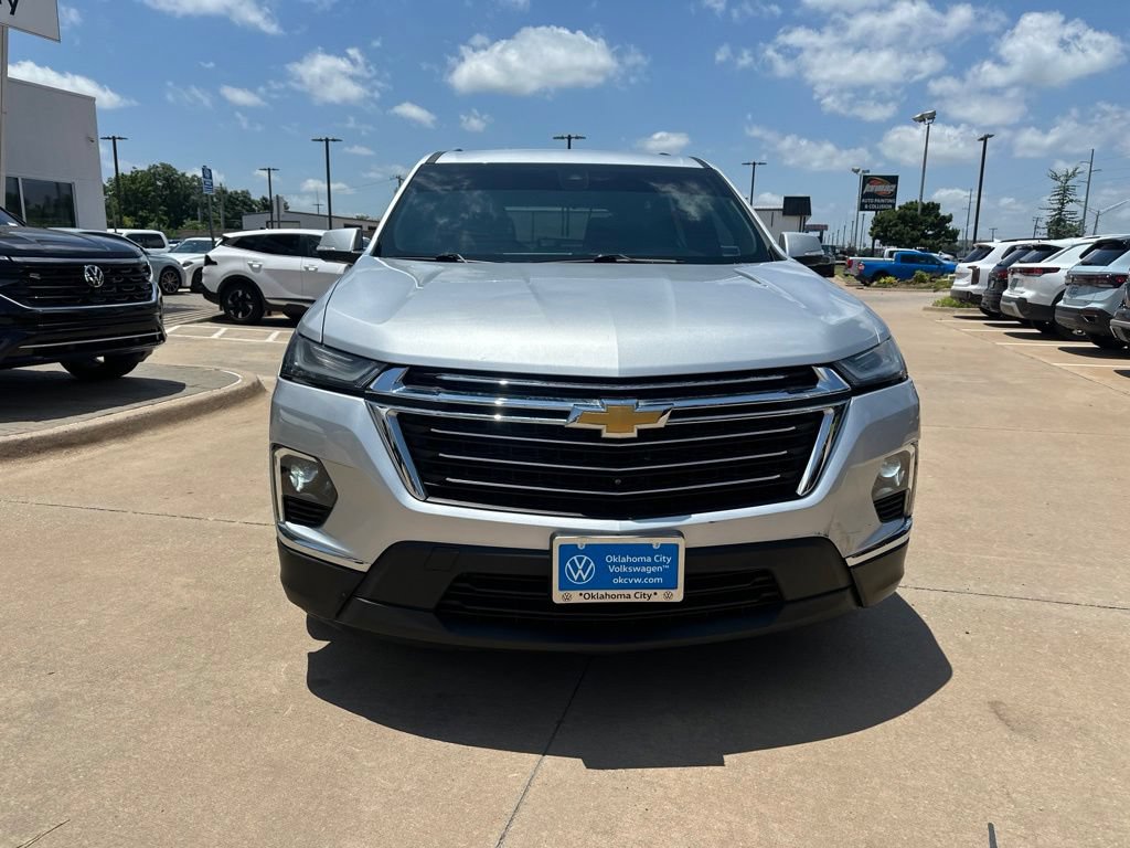 Used 2022 Chevrolet Traverse LT FWD image 2