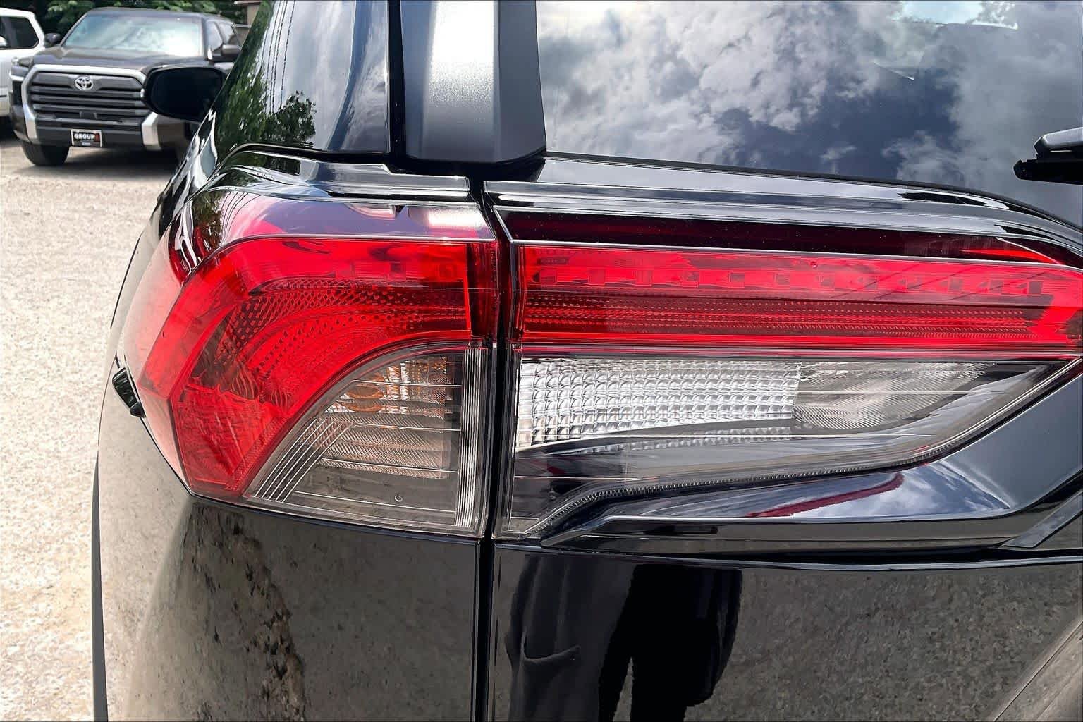 Used 2024 Toyota RAV4 XLE Premium FWD image 29