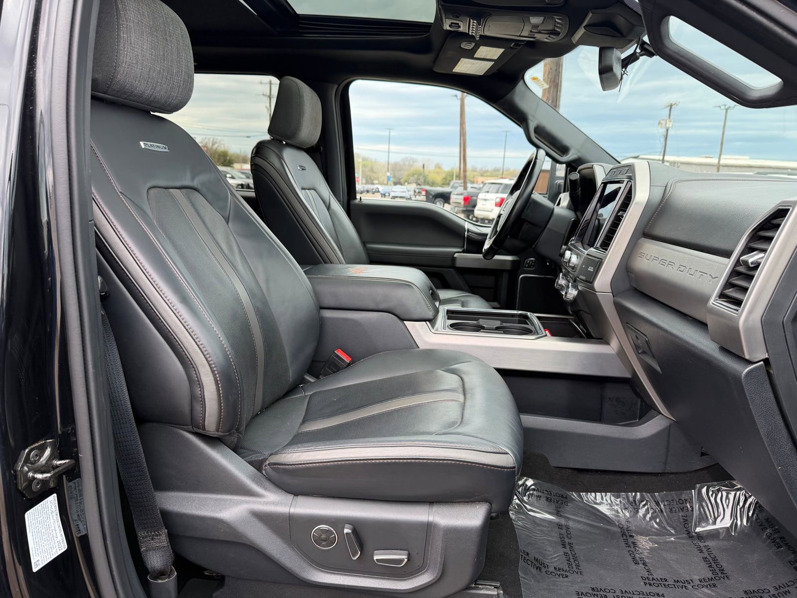 Used 2022 Ford F350 Platinum w/ FX4 Off-Road Package AWD/4WD image 23
