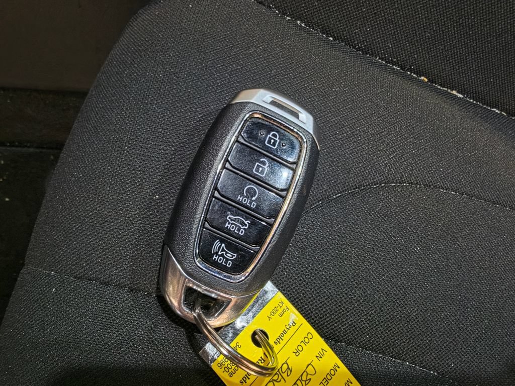Used 2023 Hyundai Elantra SEL w/ Convenience Package FWD image 10