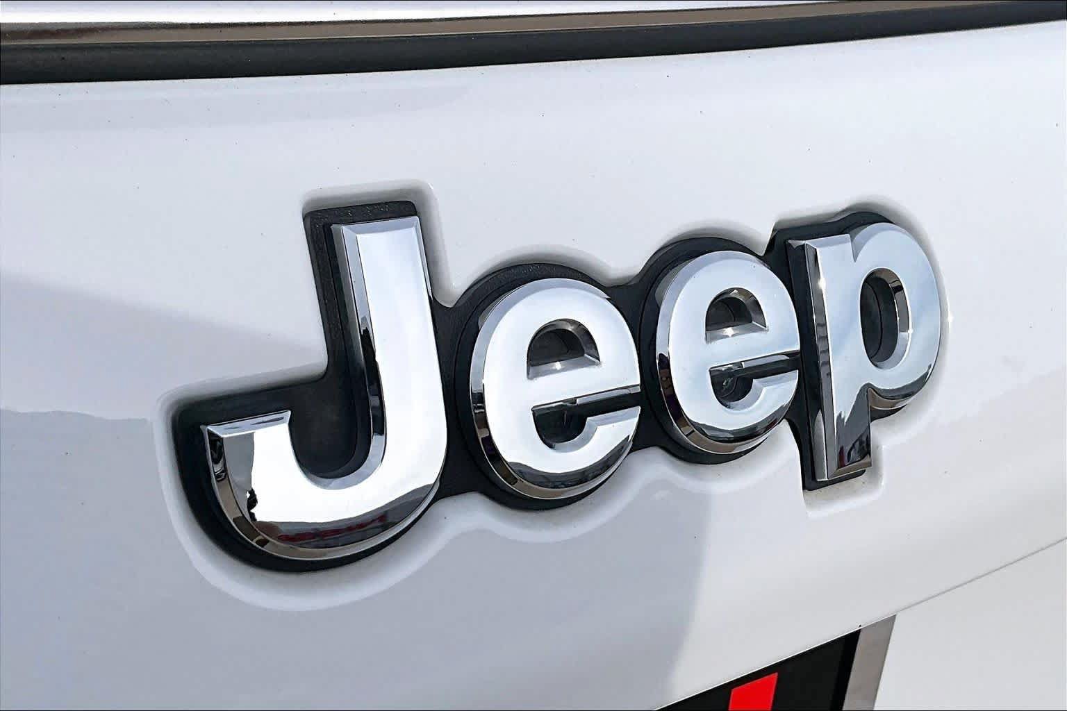 Used 2025 Jeep Compass Limited AWD/4WD image 27