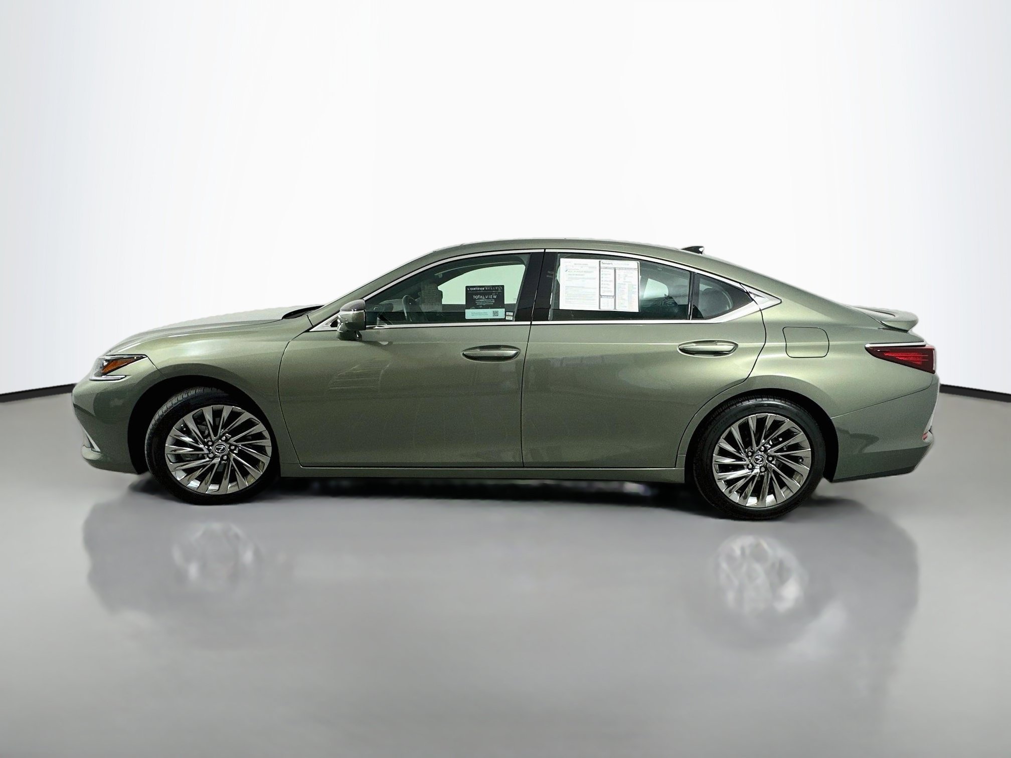 Certified 2025 Lexus ES 350 Ultra Luxury FWD image 4