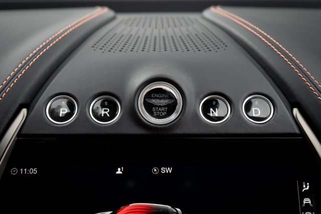 Used 2022 Aston Martin DBX image 28