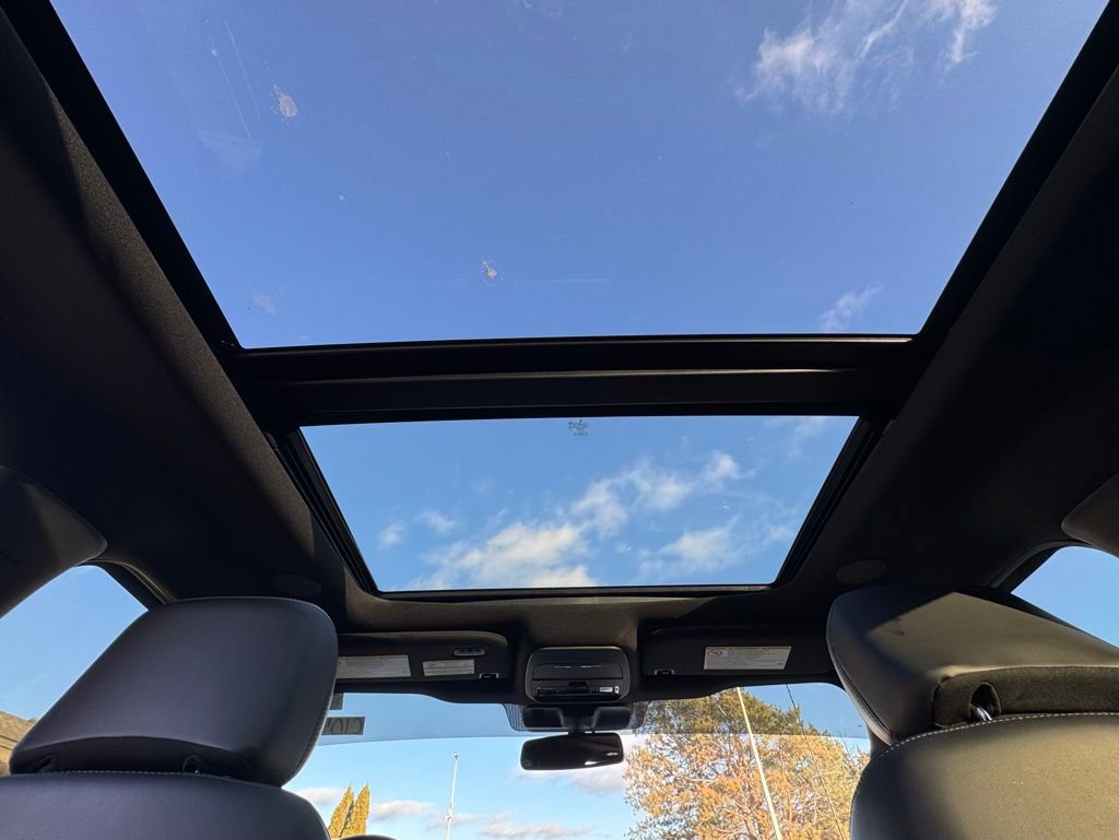 Used 2025 Ford F250 Platinum image 36