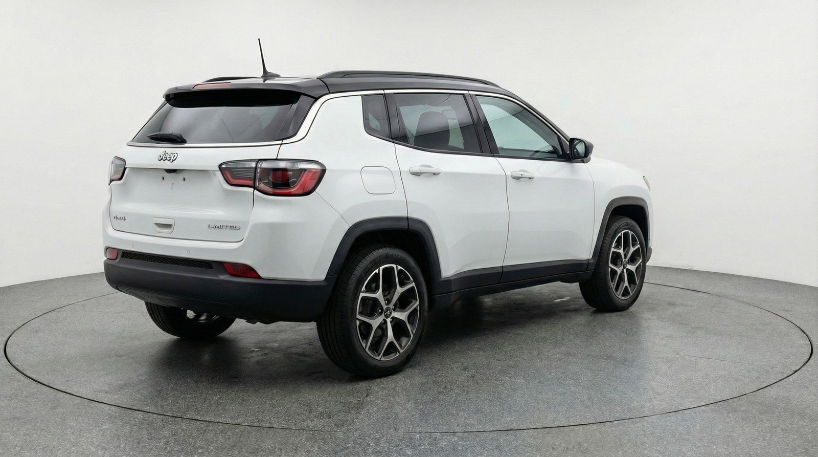 Used 2025 Jeep Compass Limited AWD/4WD image 9