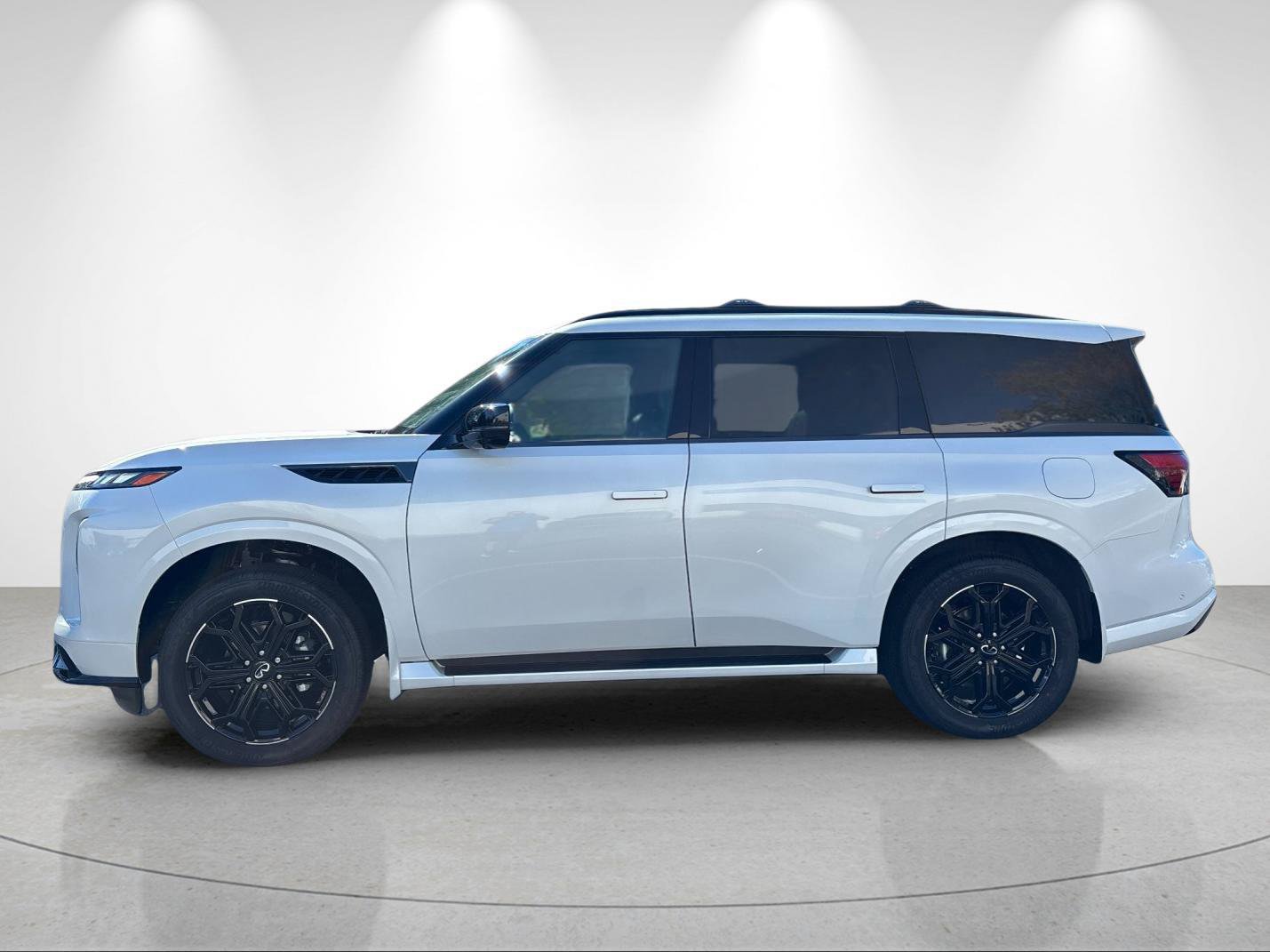 New 2027 INFINITI QX80 Sensory AWD/4WD image 2