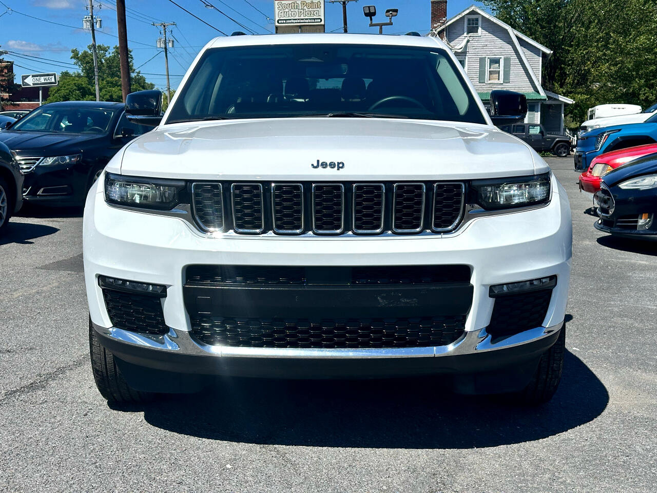 Used 2023 Jeep Grand Cherokee L Limited image 2