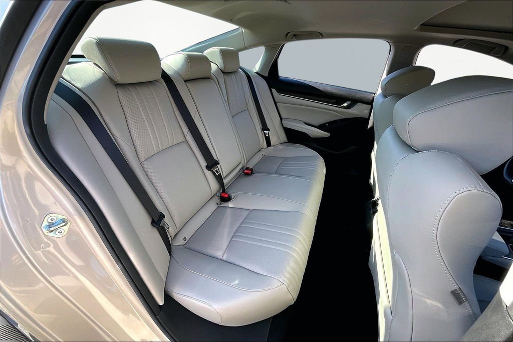 Used 2020 Honda Accord Touring image 19