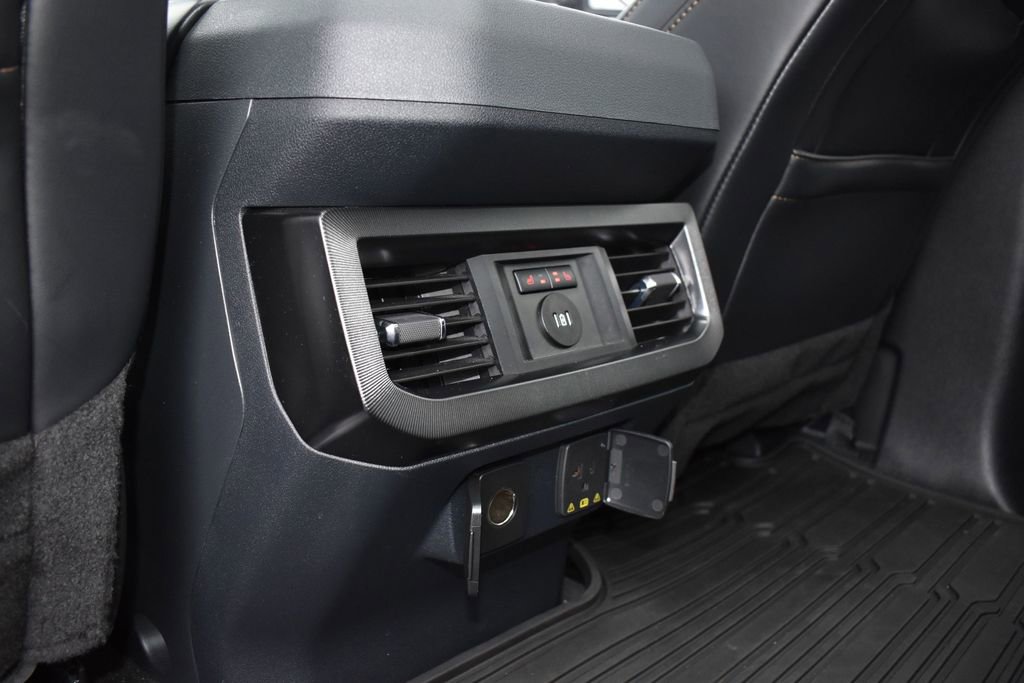 Used 2024 Ford F350 Platinum w/ FX4 Off-Road Package image 12