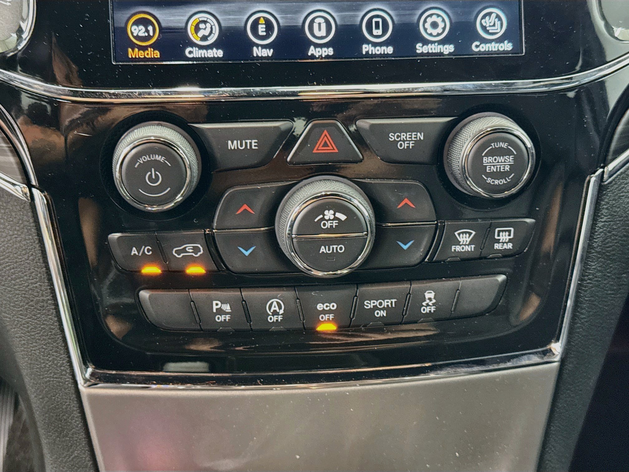 Used 2021 Jeep Grand Cherokee Limited RWD image 24