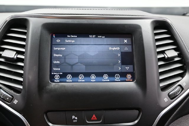 Used 2020 Jeep Cherokee Latitude Plus w/ Cold Weather Group AWD/4WD image 38