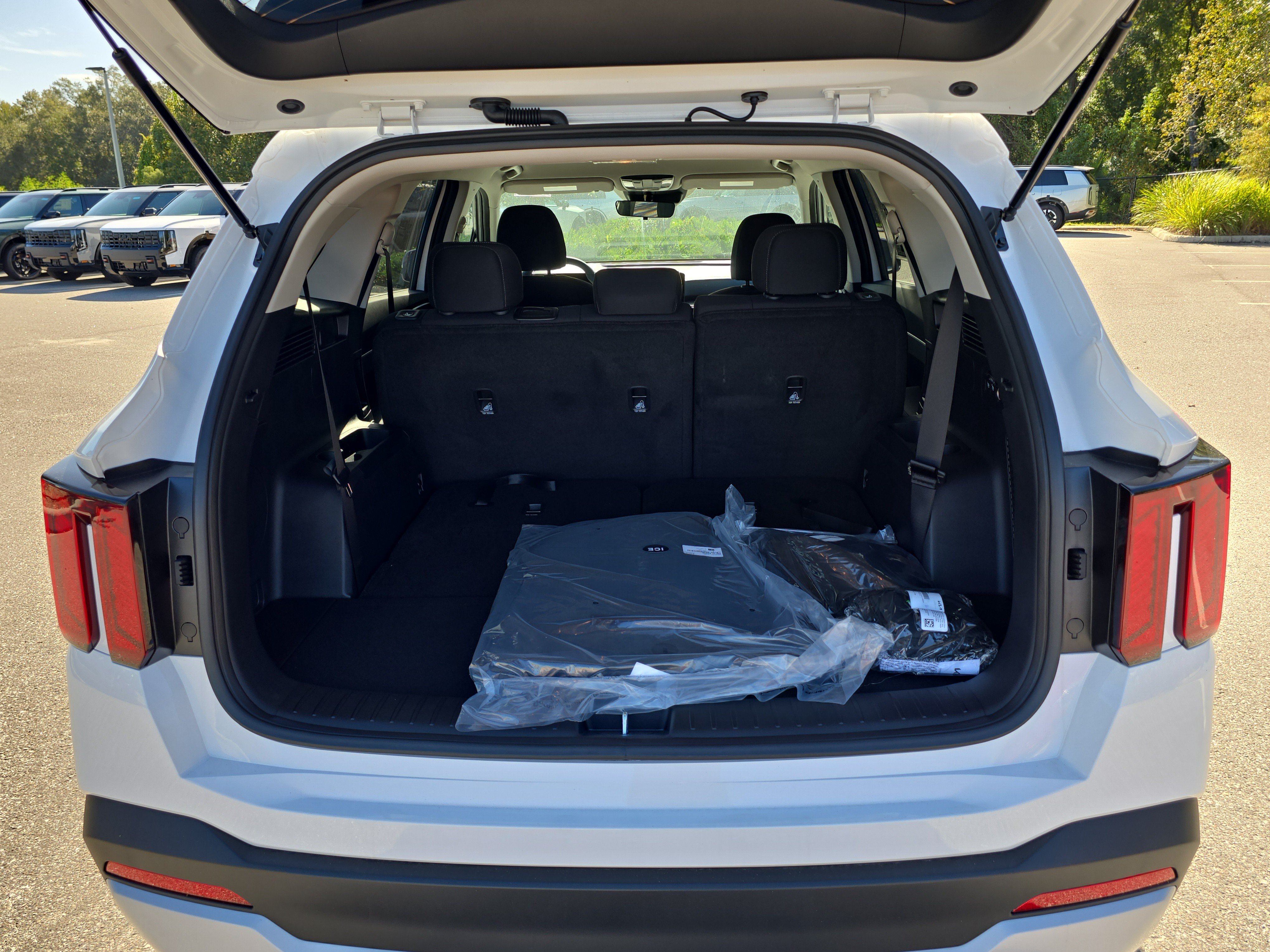 New 2026 Kia Sorento LX FWD image 9