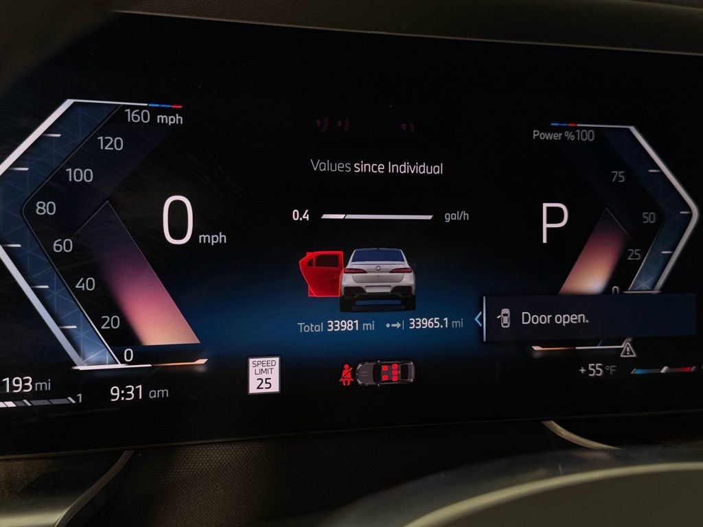 Used 2023 BMW 740i w/ Executive Package image 21