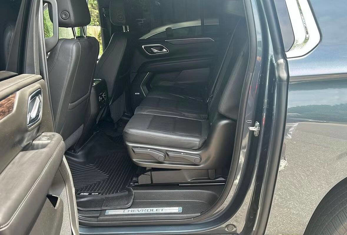 Used 2021 Chevrolet Suburban LT image 7