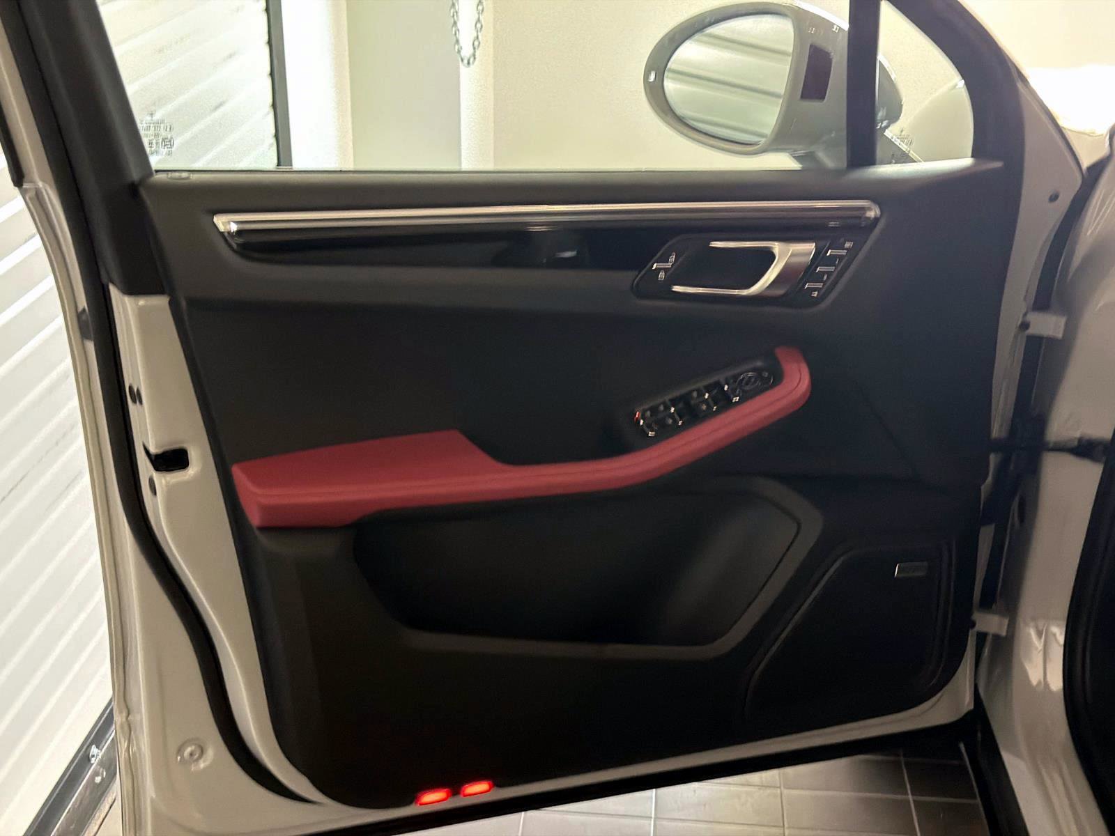 New 2026 Porsche Macan S image 19