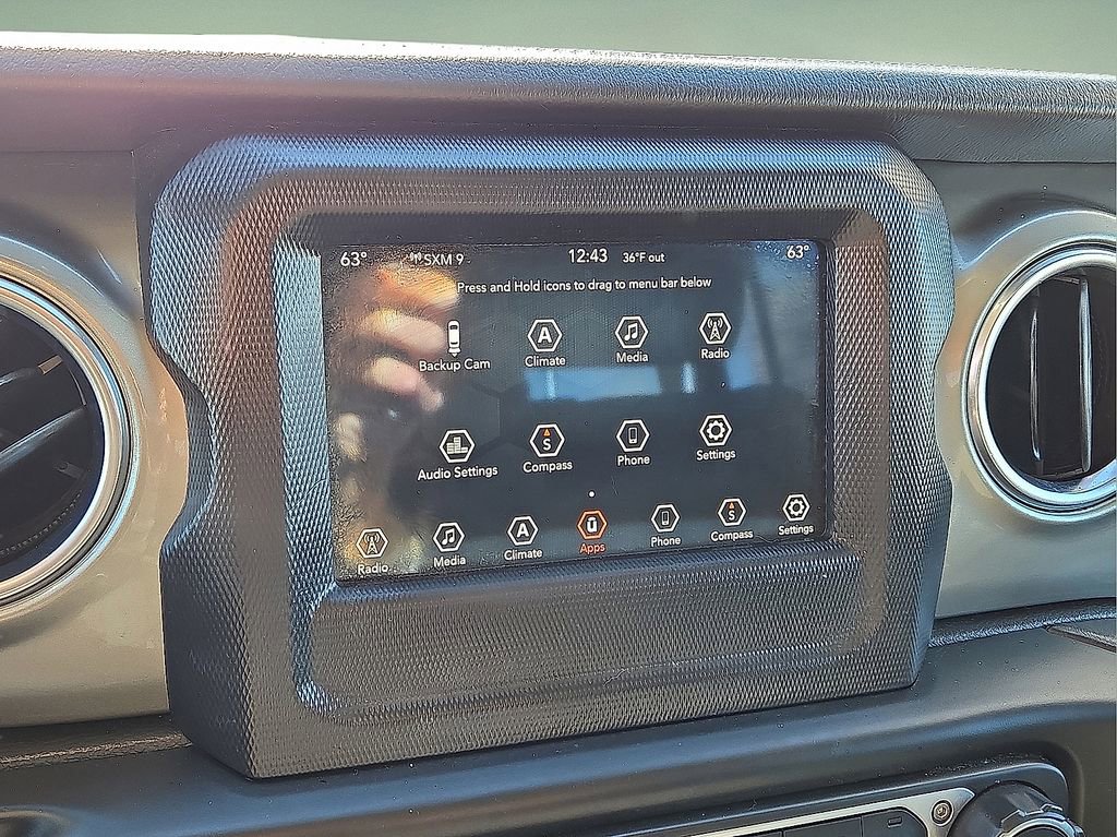 Used 2020 Jeep Wrangler Unlimited Sahara image 25