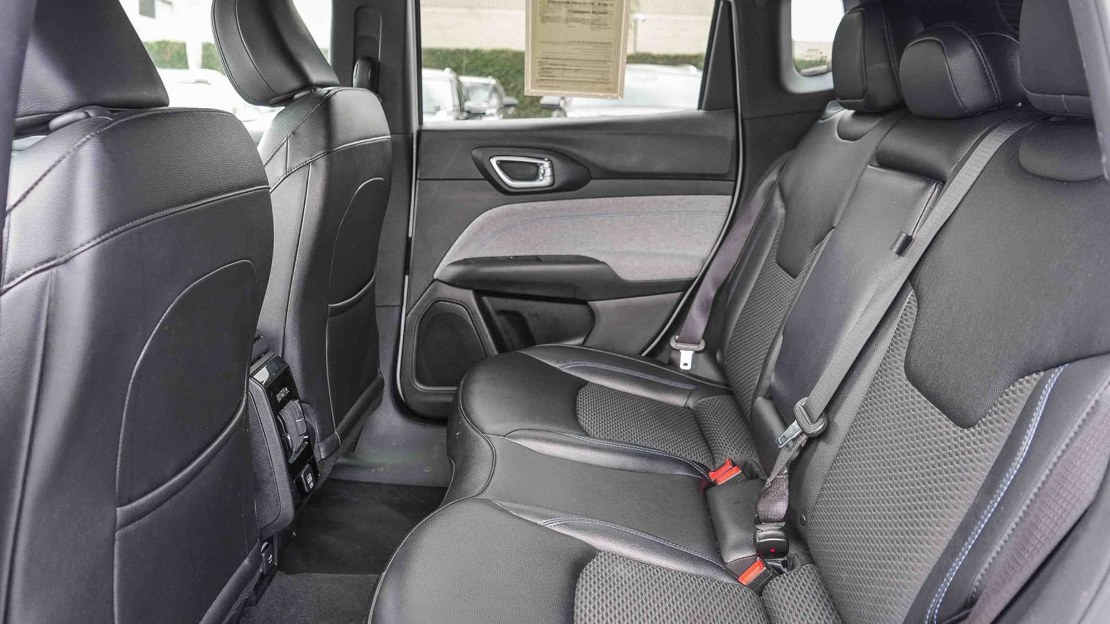 Used 2024 Jeep Compass Latitude AWD/4WD image 18