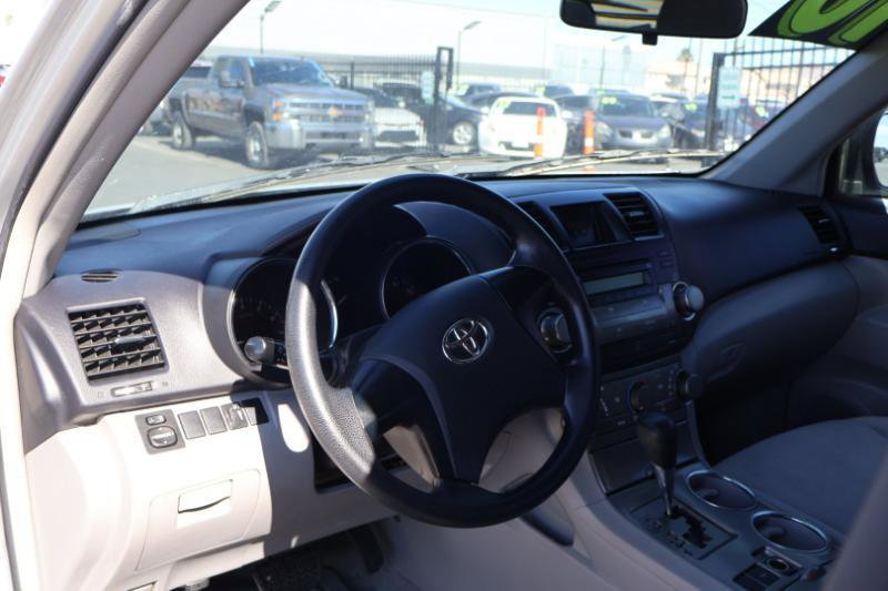 Used 2010 Toyota Highlander 2WD image 11