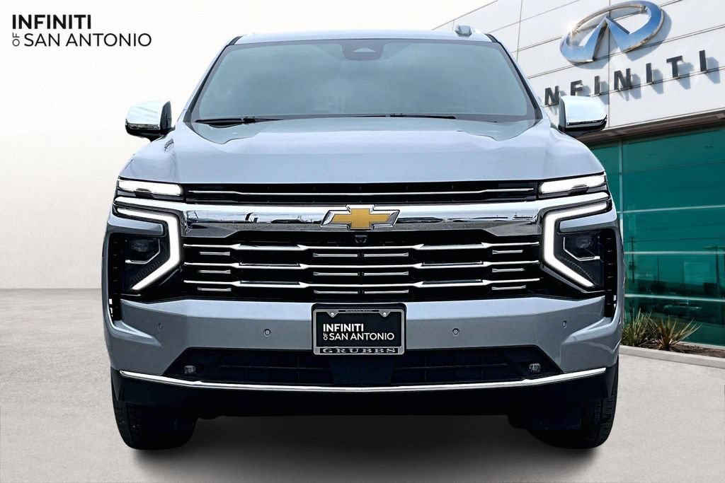 Used 2025 Chevrolet Suburban Premier AWD/4WD image 4