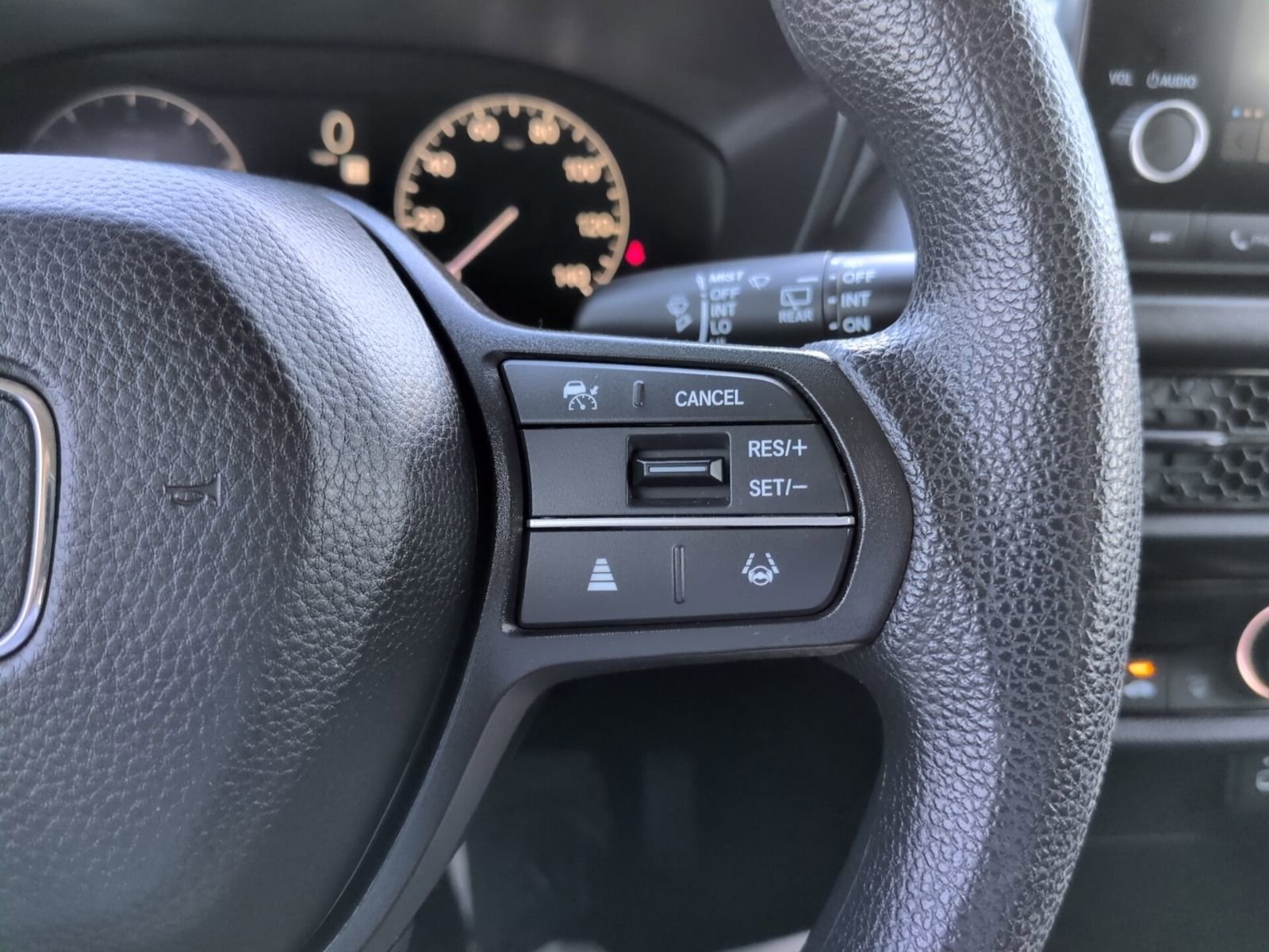 Used 2025 Honda HR-V LX image 18