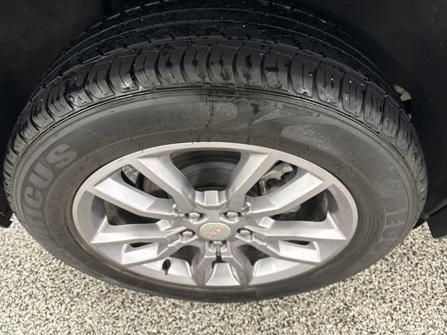 Used 2024 GMC Terrain SLT image 24