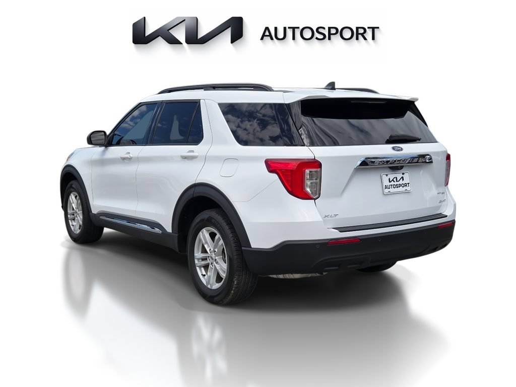 Used 2023 Ford Explorer XLT AWD/4WD image 10