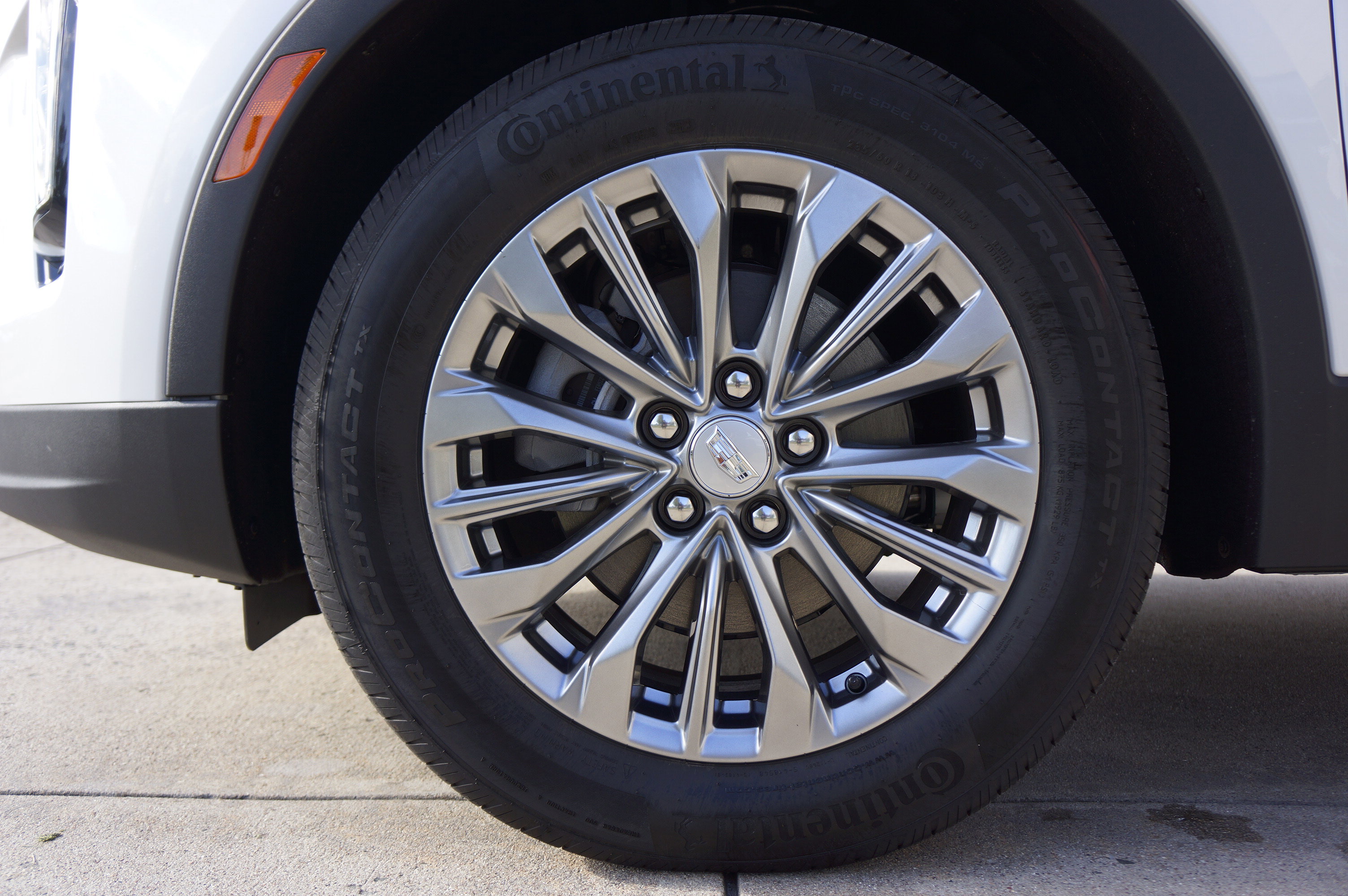 Used 2024 Cadillac XT4 Premium Luxury image 17