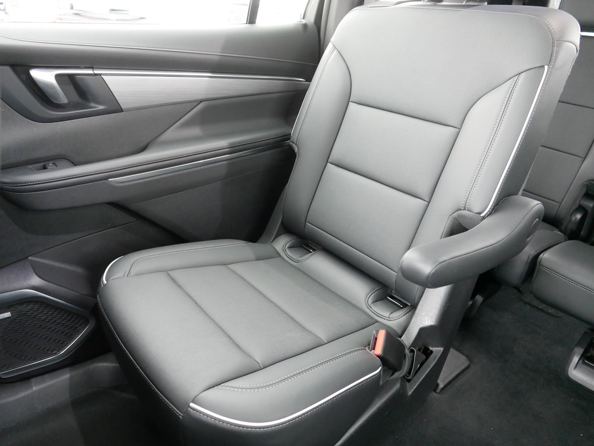 Used 2025 Buick Enclave Preferred image 12