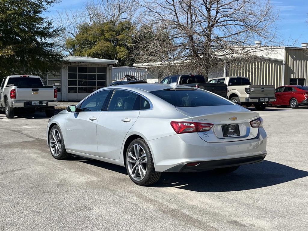 Used 2022 Chevrolet Malibu LT image 3