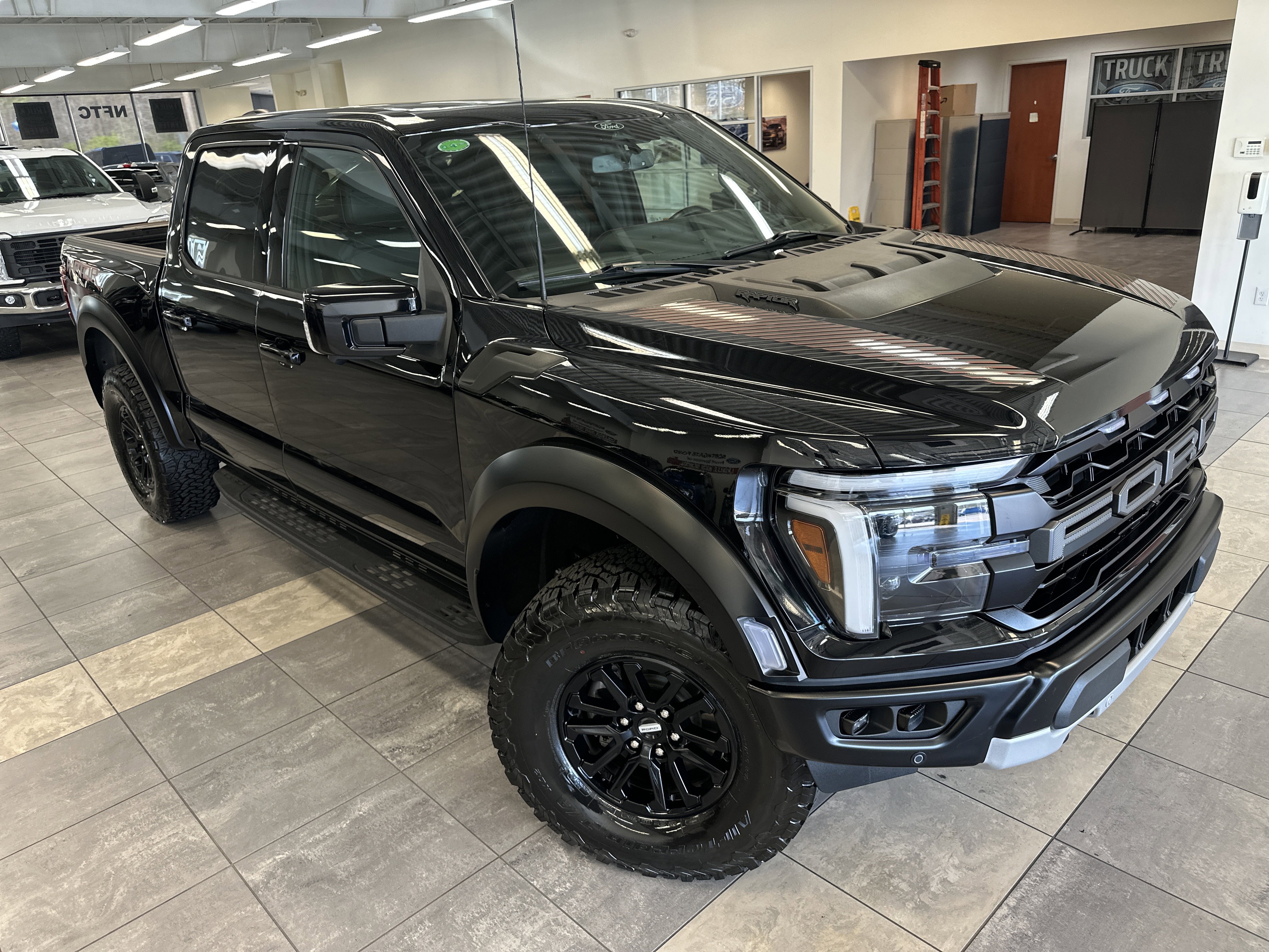 Used 2025 Ford F150 Raptor image 12