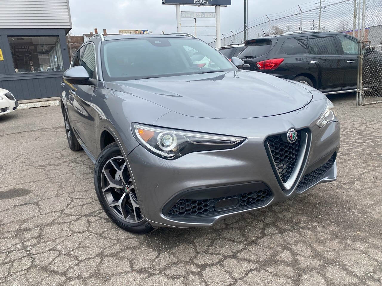 Used 2021 Alfa Romeo Stelvio Ti image 4