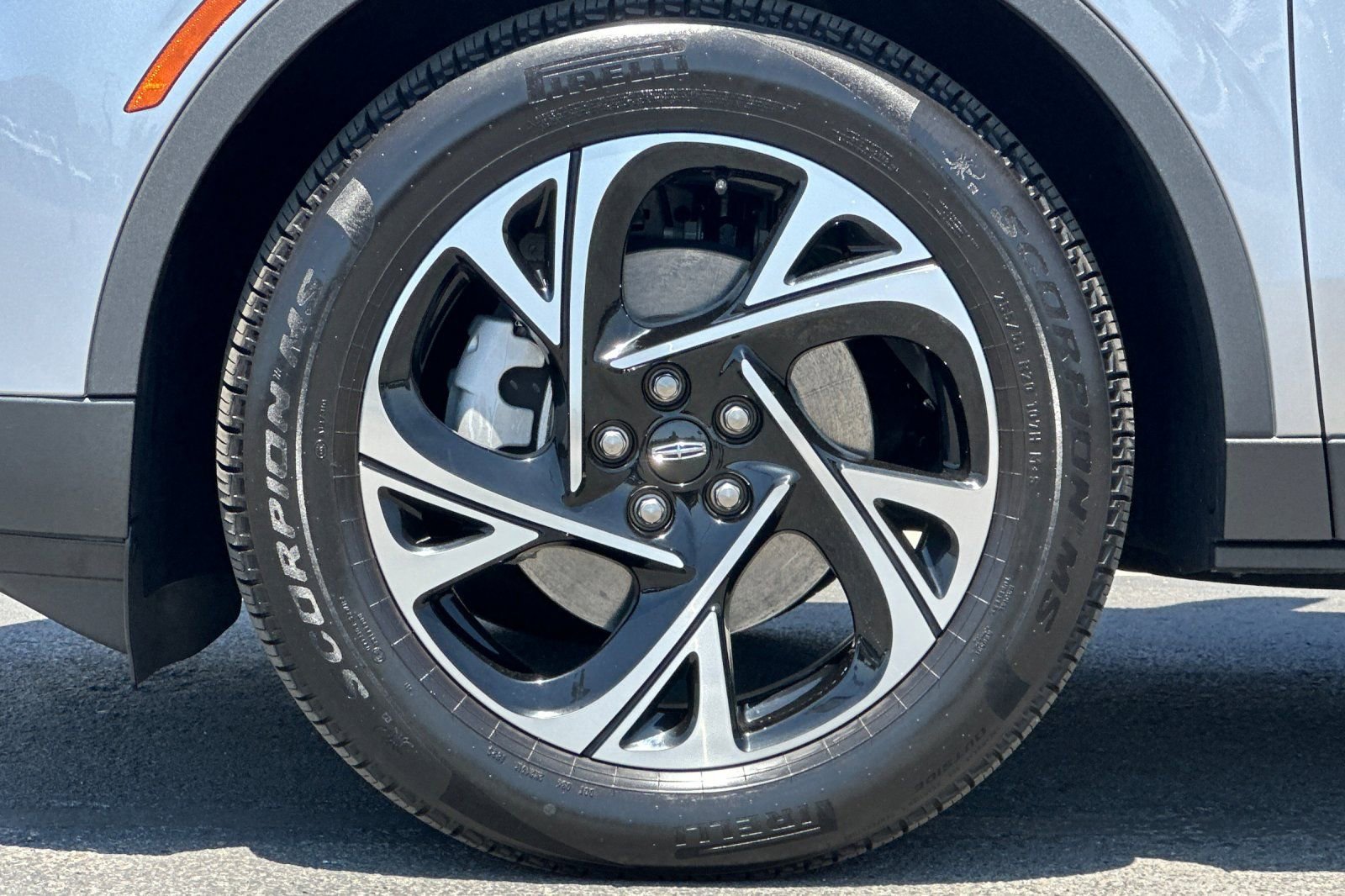 Used 2025 Lincoln Nautilus Premier AWD/4WD image 26