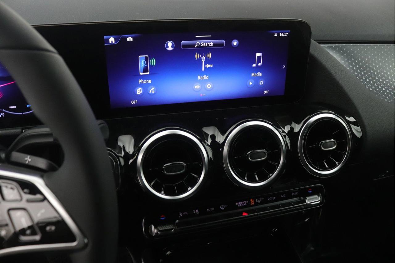 New 2026 Mercedes-Benz GLA 250 4MATIC image 5