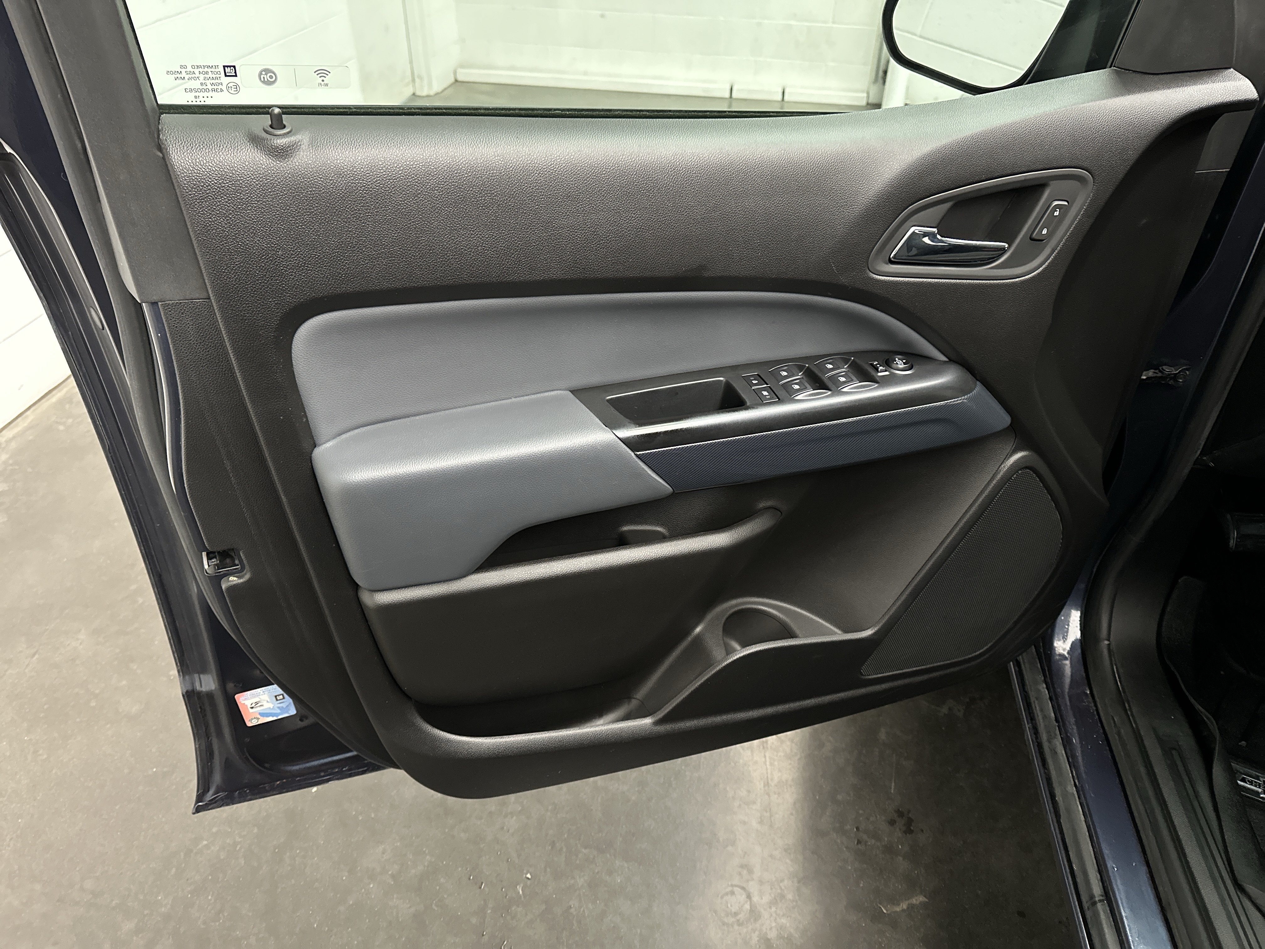 Used 2018 Chevrolet Colorado Z71 w/ Centennial Edition AWD/4WD image 18