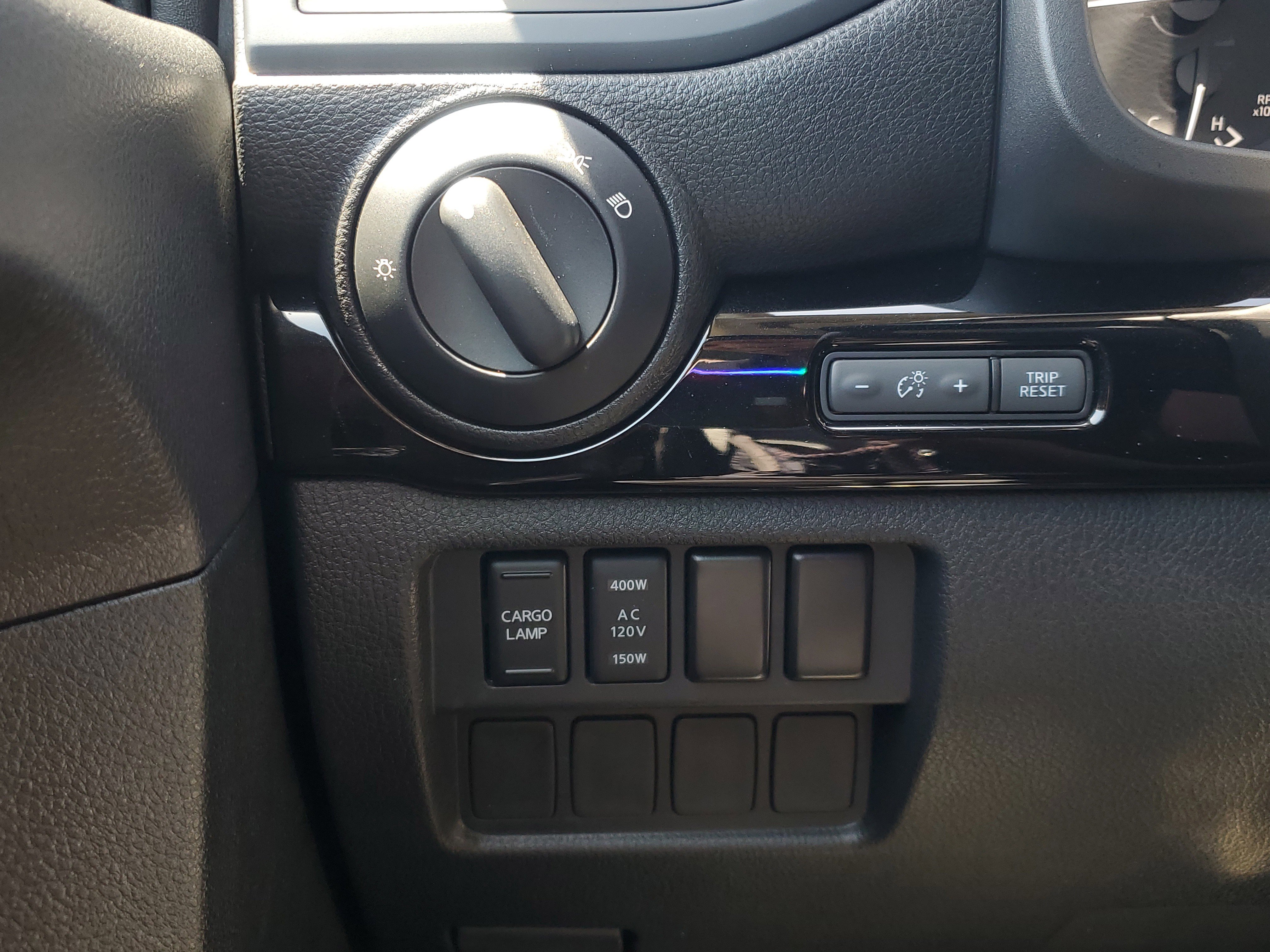 Certified 2024 Nissan Titan SV w/ SV Convenience Package image 26