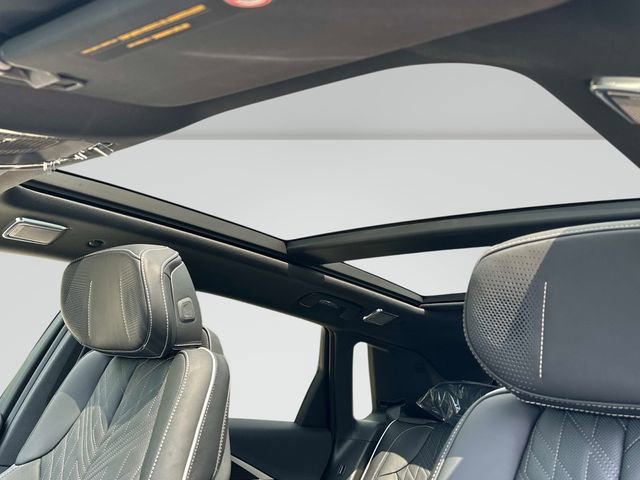 New 2026 Cadillac Lyriq V AWD/4WD image 9