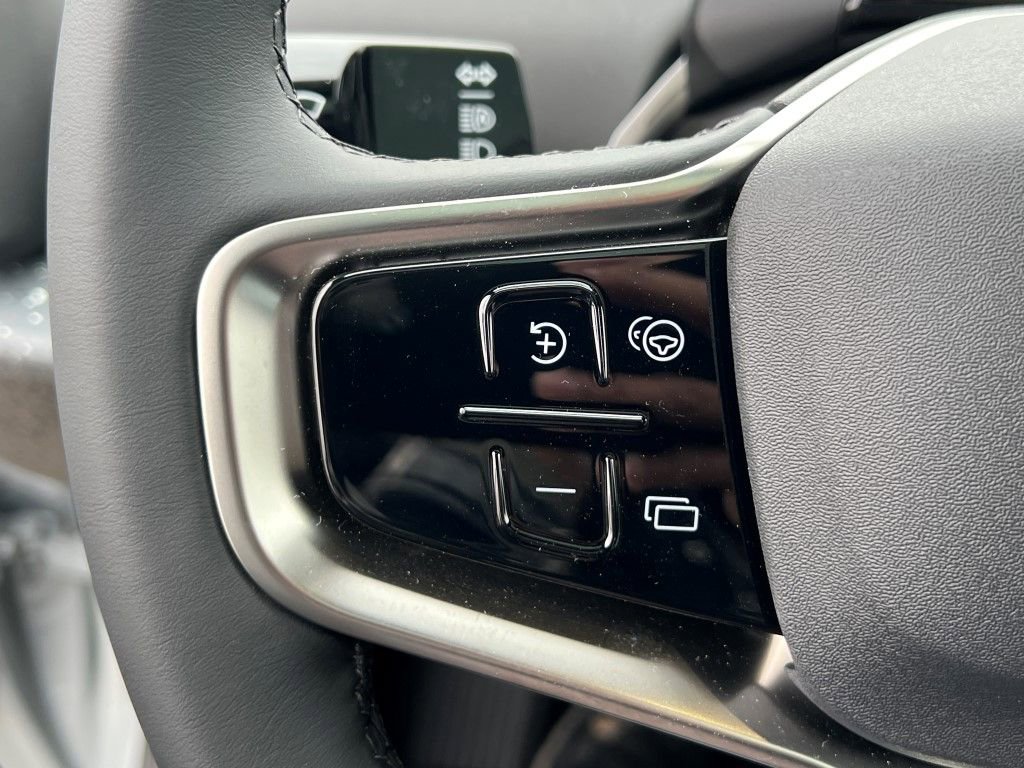 New 2026 Volvo EX30 Ultra w/ Protection Package Premier image 19