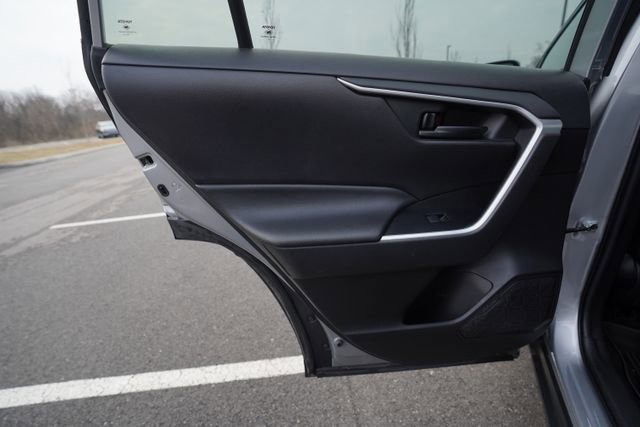 Used 2022 Toyota RAV4 LE image 15