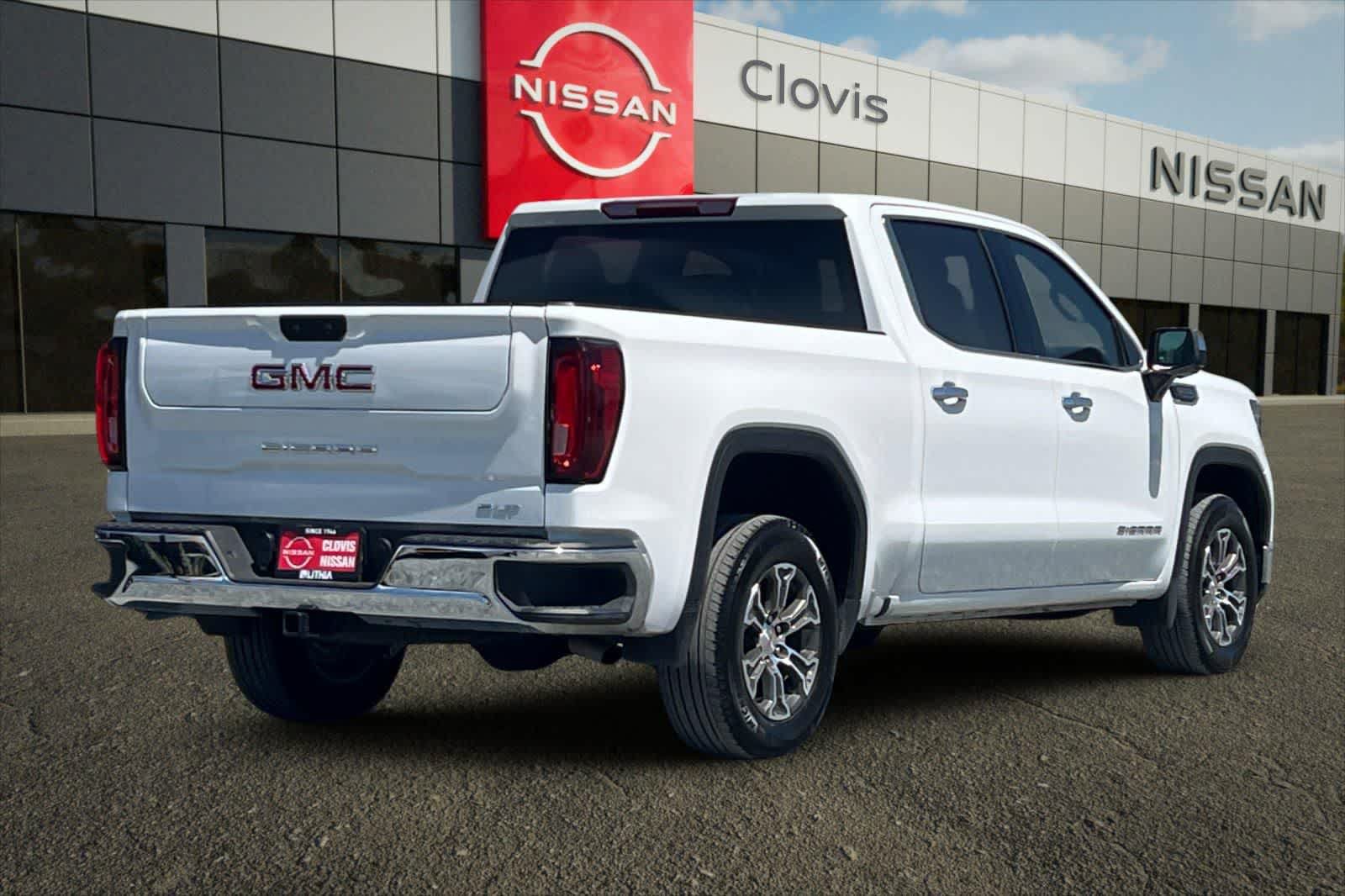 Used 2025 GMC Sierra 1500 SLT RWD image 3