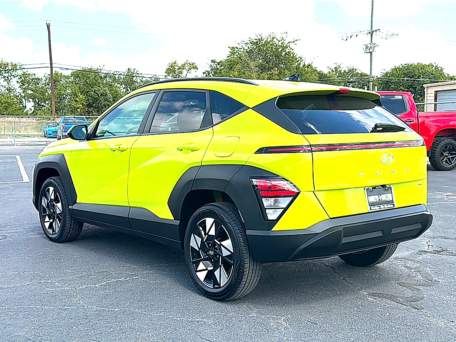 Used 2025 Hyundai Kona SEL AWD/4WD image 6