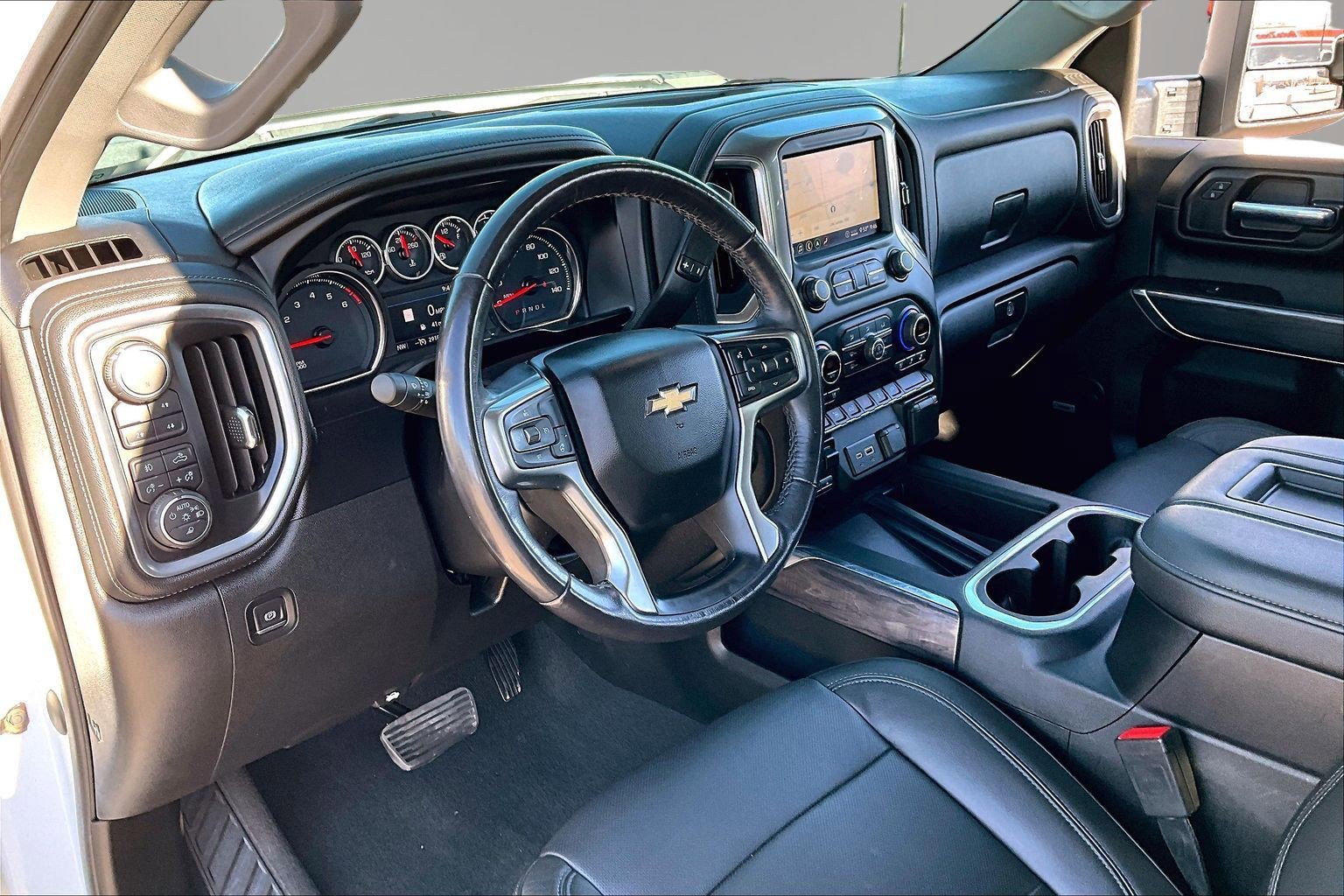 Used 2020 Chevrolet Silverado 2500 LTZ w/ LTZ Convenience Package image 18