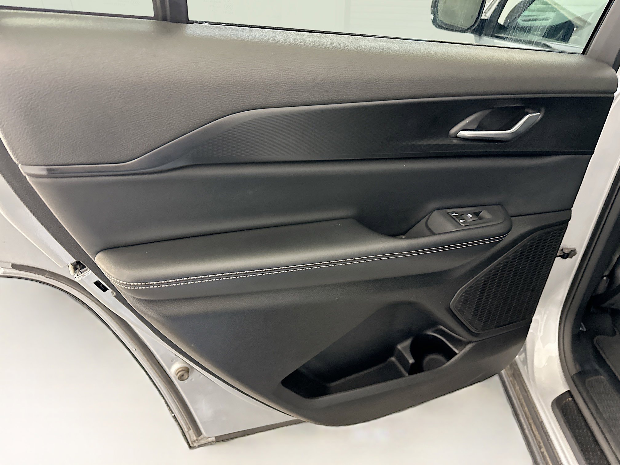 Used 2024 Jeep Grand Cherokee L Laredo image 26