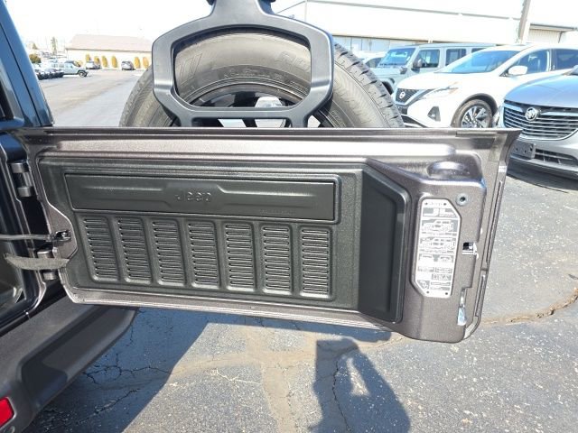 Used 2025 Jeep Wrangler Unlimited Sahara w/ Safety Group image 52