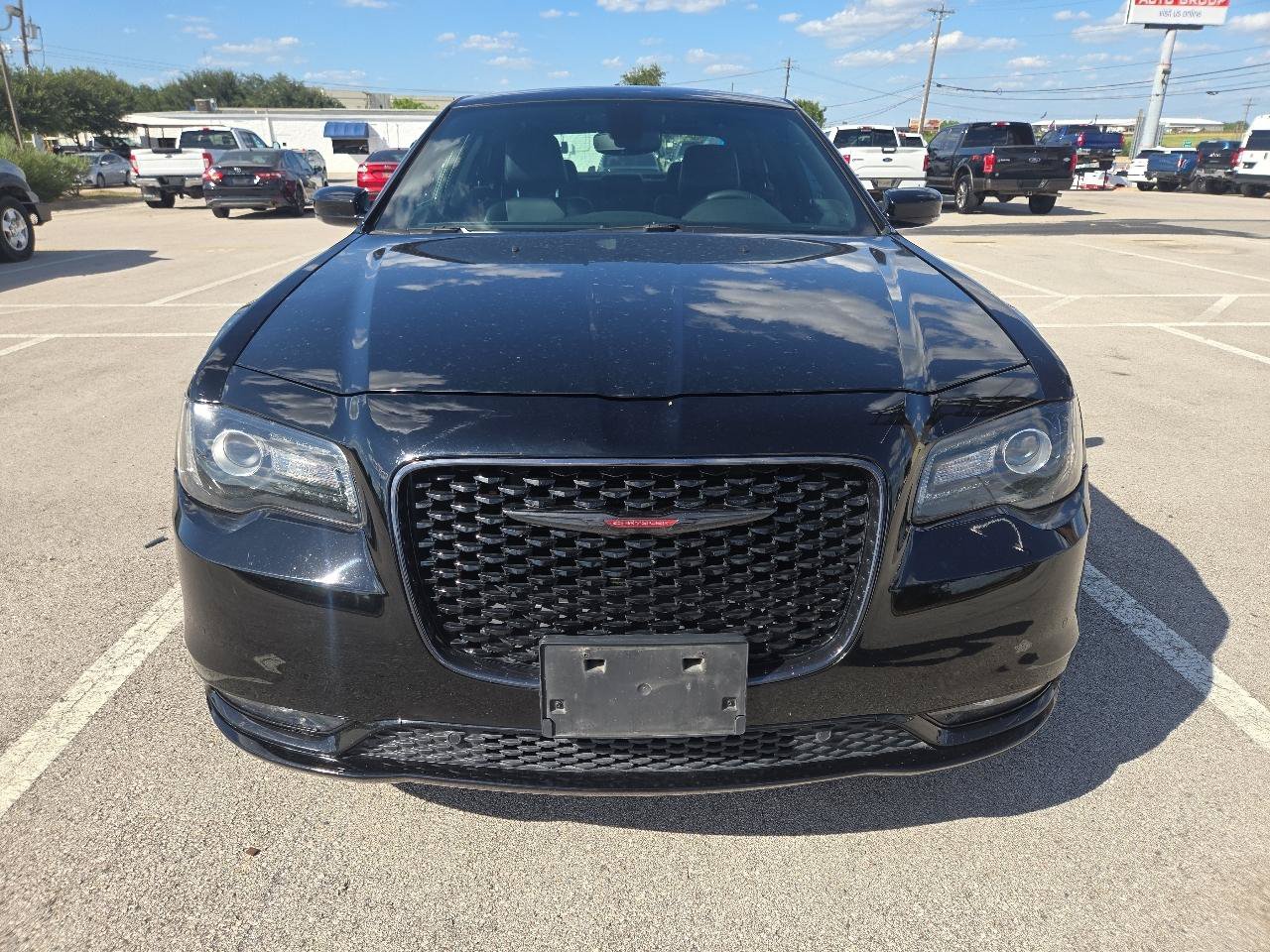 Used 2023 Chrysler 300 S RWD image 2