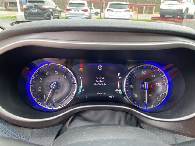 Used 2021 Chrysler Pacifica Touring-L FWD image 20
