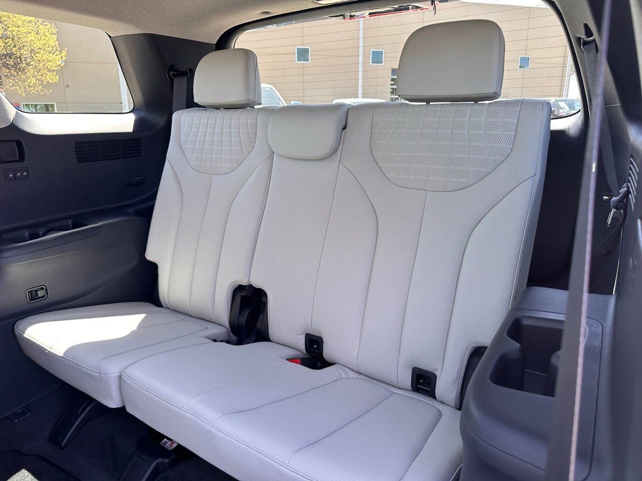 Used 2025 Hyundai Palisade Limited image 23
