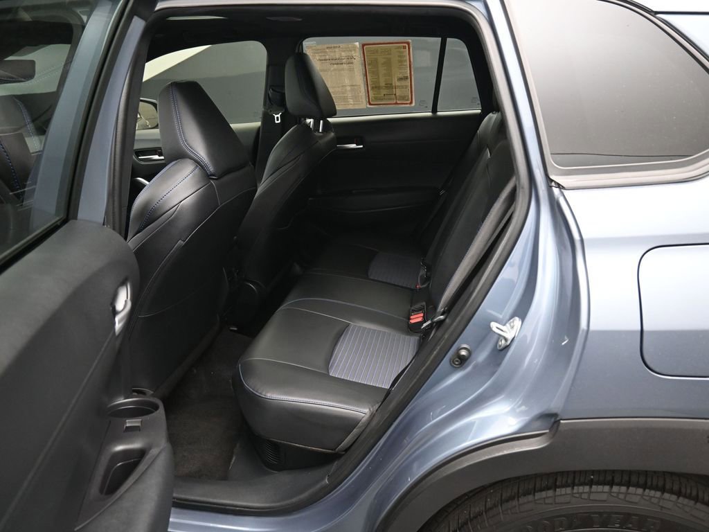 Used 2024 Toyota Corolla Cross XSE w/ Convenience Package image 30